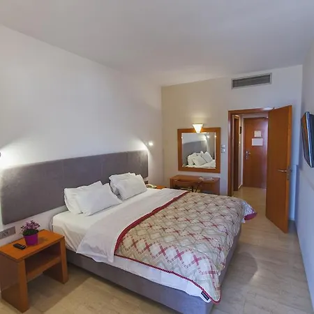 Antikyra Beach Hotel