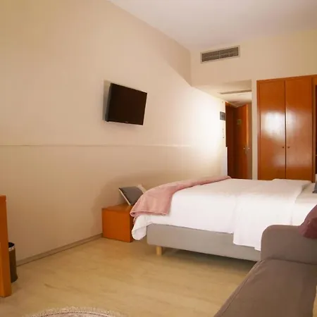Antikyra Beach Hotel Szálloda 2*