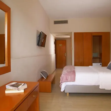 Antikyra Beach Hotel